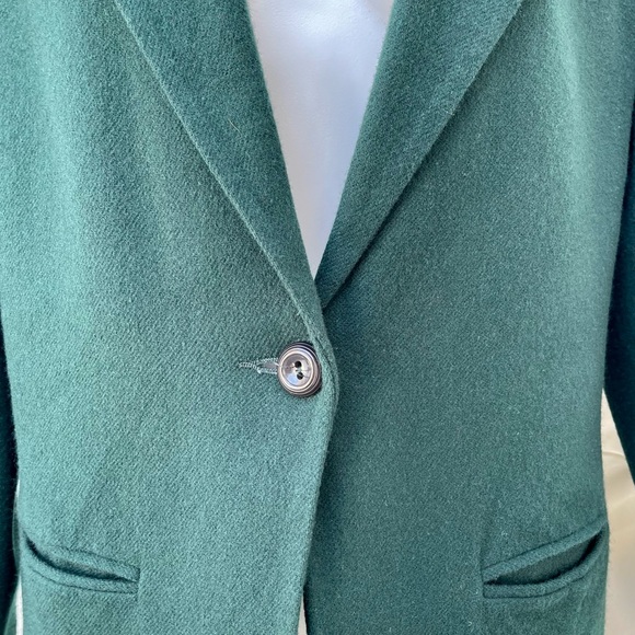 Vintage wool oversized blazer in emerald green. Excellent vintage condition. - Picture 9 of 9